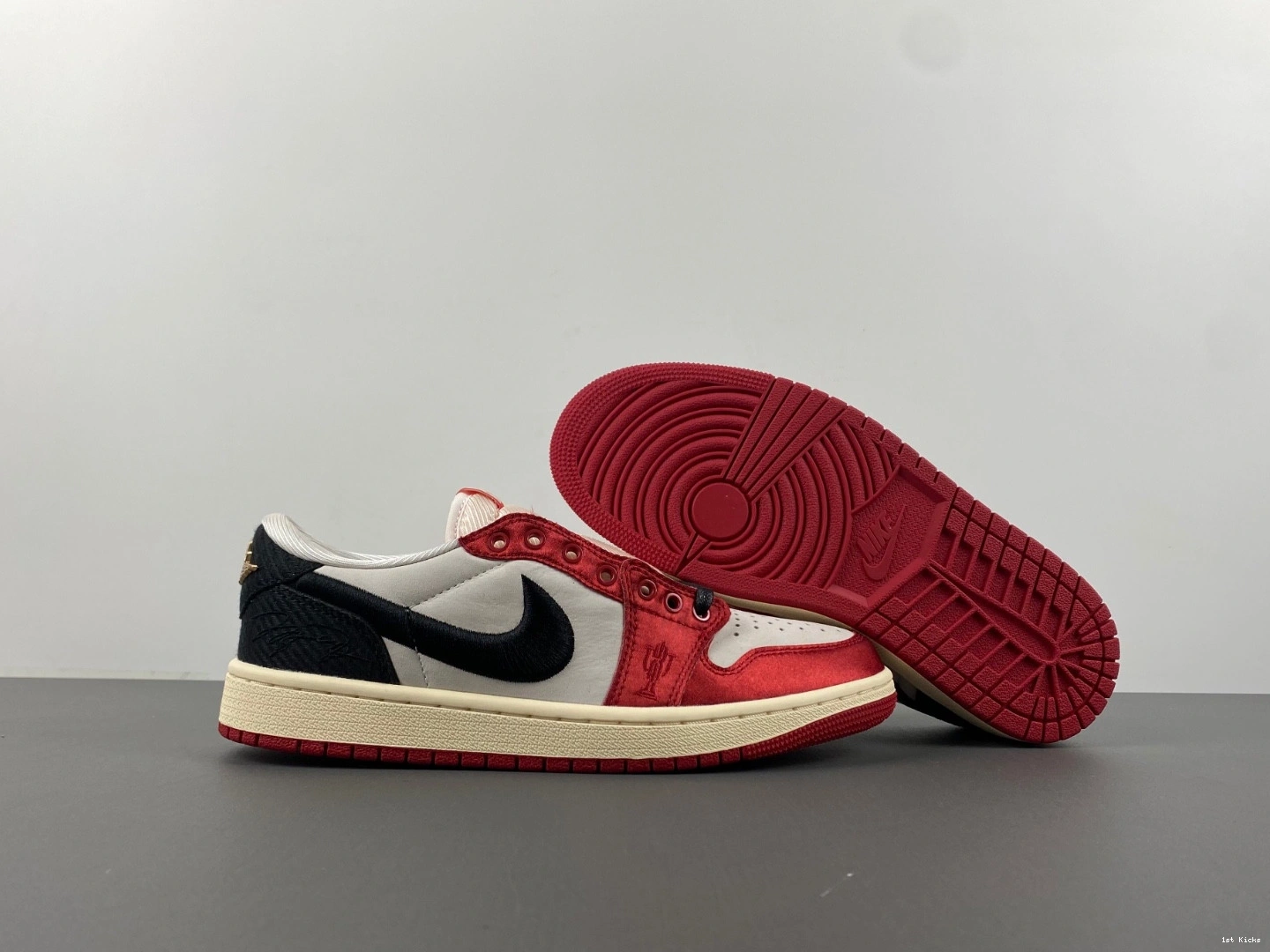 1 Low OG Trophy Air FN0432-100 Jordan Room 1022